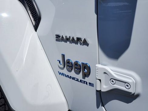 Used 2023 Jeep Wrangler Unlimited Sahara w/ Cold Weather Group AWD/4WD image 26