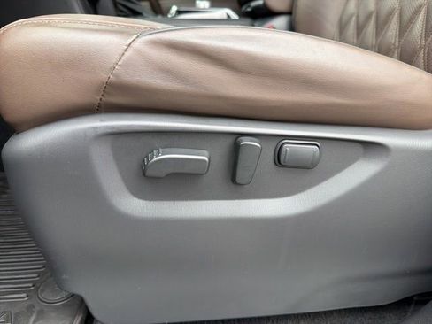 Used 2023 Nissan Armada Platinum w/ Captain's Chairs Package AWD/4WD image 10