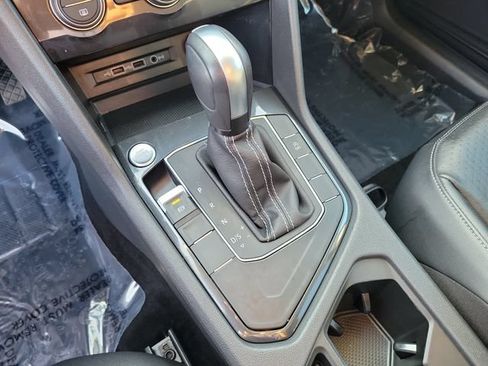 Used 2019 Volkswagen Tiguan SE w/ Panoramic Sunroof Package FWD image 27