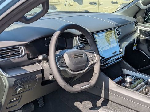 New 2026 Jeep Grand Wagoneer Limited AWD/4WD image 12