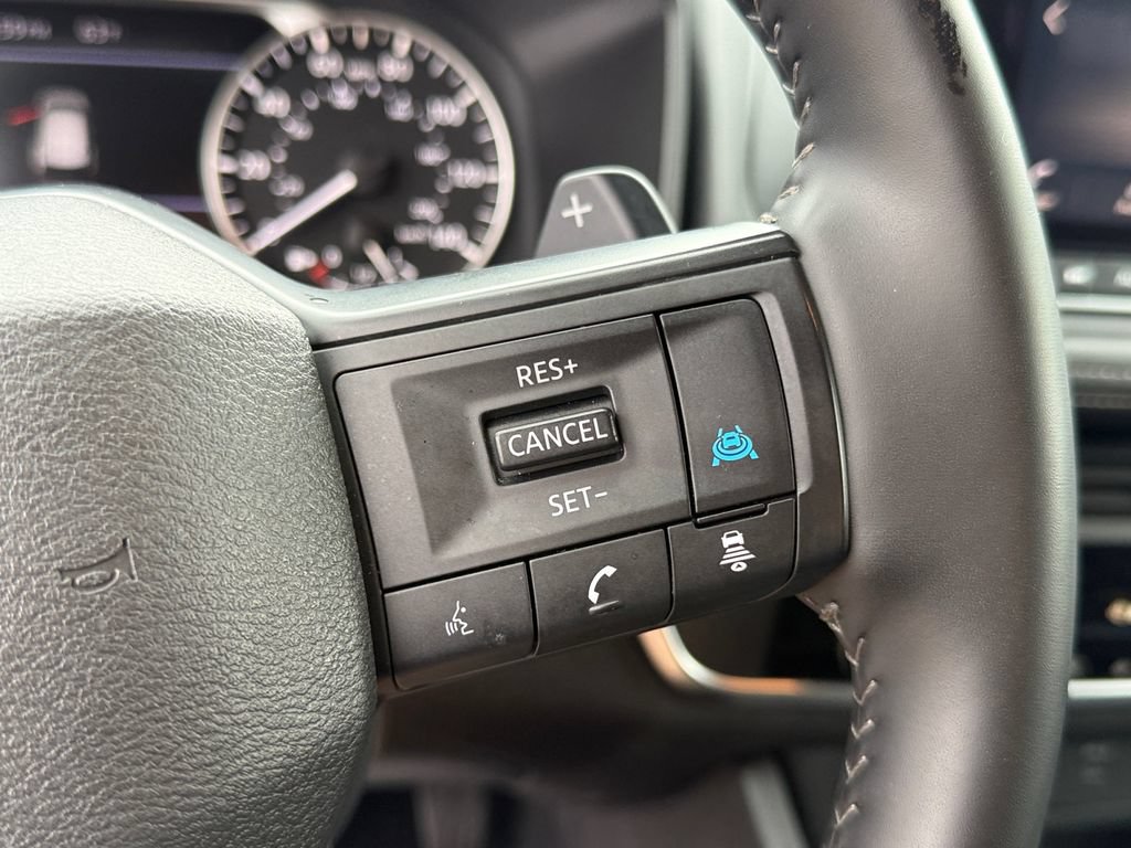 Used 2025 Nissan Rogue SV AWD/4WD image 17