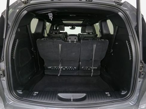 Used 2022 Chrysler Pacifica Touring-L w/ Uconnect Theater Family Group AWD/4WD image 11