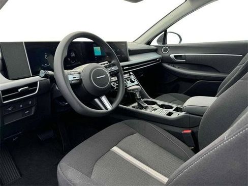 Certified 2025 Hyundai Sonata SE image 14