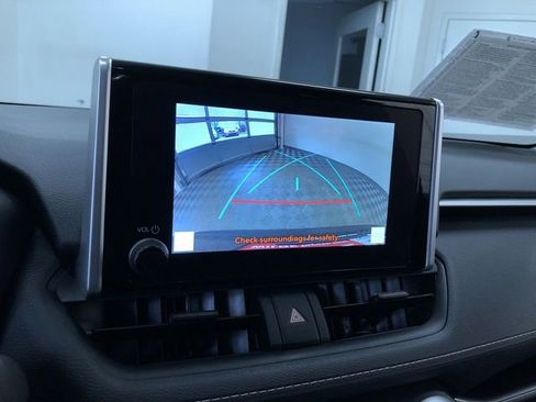 Used 2025 Toyota RAV4 XLE image 28