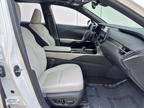 Used 2025 Lexus RX 350 Premium w/ Convenience Package FWD image 16