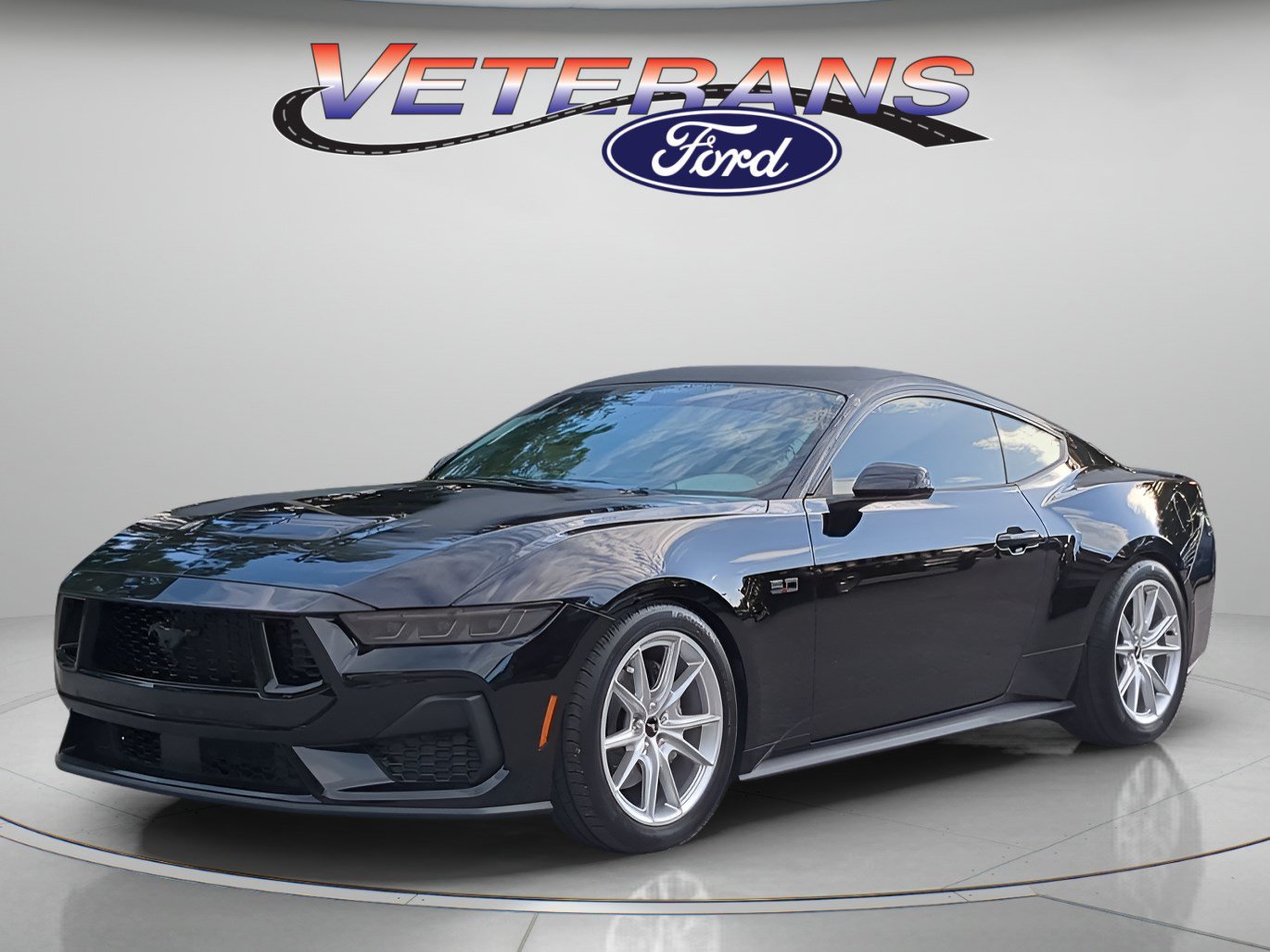 Used 2025 Ford Mustang GT RWD image 1