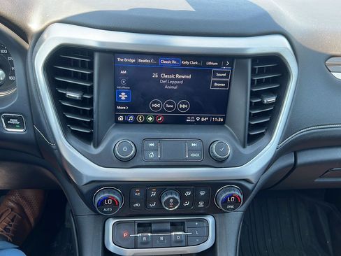 Used 2023 GMC Acadia SLE w/ Driver Convenience Package AWD/4WD image 7