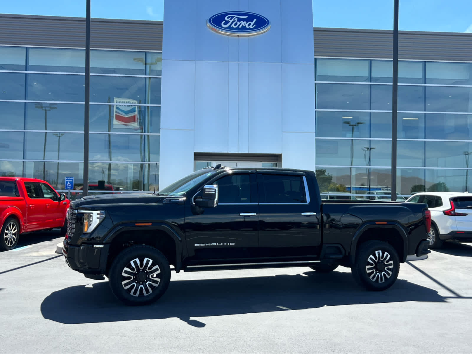 Used 2025 GMC Sierra 3500 Denali Ultimate AWD/4WD image 1