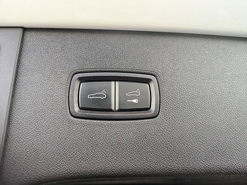 Used 2024 Porsche Cayenne image 34