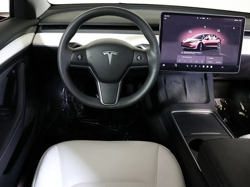 Used 2023 Tesla Model 3 Standard Range RWD image 3