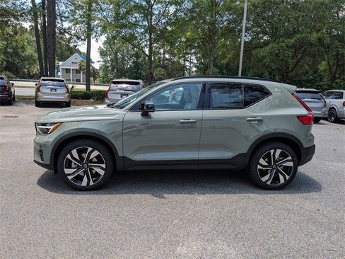 New 2025 Volvo XC40 B5 Plus w/ Protection Package Premier image 7