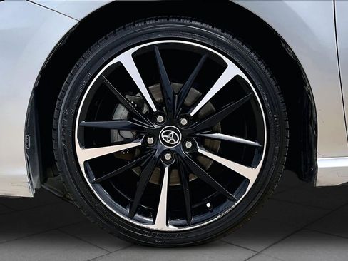 Used 2020 Toyota Camry XSE FWD image 10