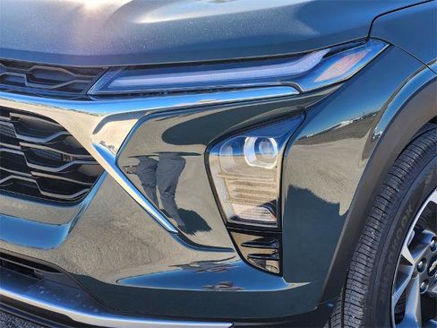 New 2026 Chevrolet Trax LT w/ Driver Confidence Package image 6