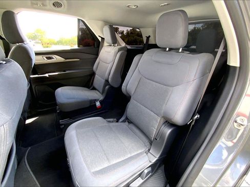 Used 2026 Ford Explorer Active AWD/4WD image 24