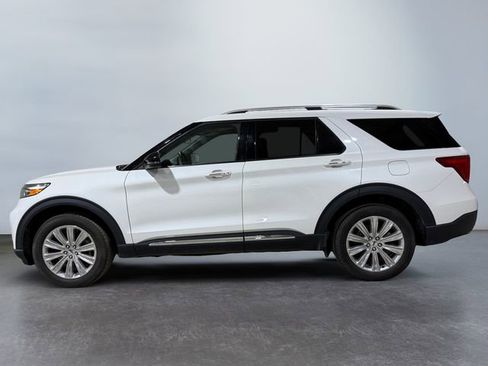 Used 2022 Ford Explorer Limited w/ Limited Technology Package image 2
