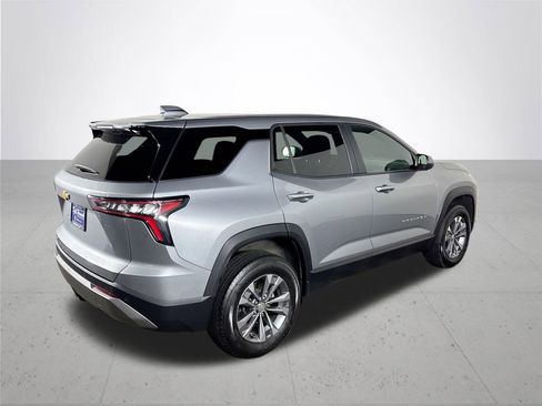 Used 2025 Chevrolet Equinox LT FWD image 6