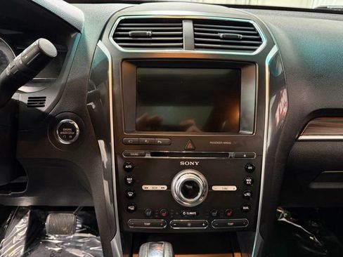Used 2017 Ford Explorer Limited w/ Equipment Group 301A AWD/4WD image 14