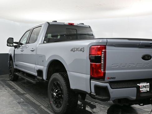 Used 2026 Ford F250 Lariat w/ Black Appearance Package image 12