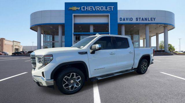 Used 2025 GMC Sierra 1500 SLT w/ SLT Premium Plus Package AWD/4WD image 4
