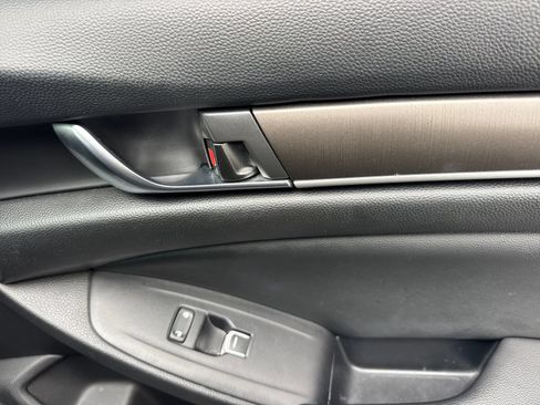 Used 2021 Honda Accord LX image 17