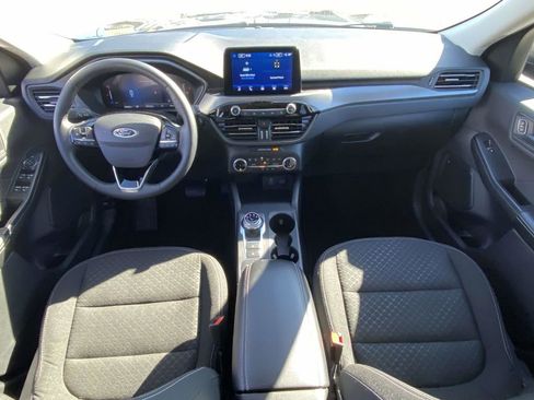 Used 2024 Ford Escape Active w/ Cold Weather Package image 9