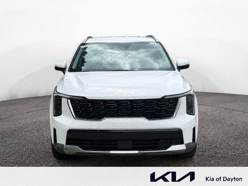 Used 2025 Kia Sorento S FWD image 2