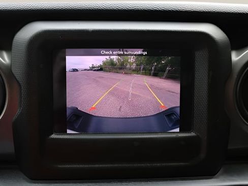 Used 2022 Jeep Gladiator Sport image 21