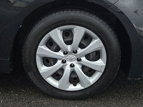 Used 2022 Toyota Corolla LE FWD image 12