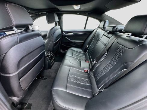 Used 2021 BMW 530e w/ Luxury Seating Package RWD image 16