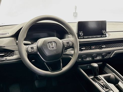 Used 2025 Honda Accord SE image 18