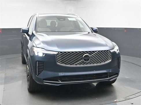 New 2026 Volvo XC90 B6 Plus w/ Protection Package Premier image 2
