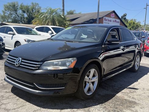 Used 2013 Volkswagen Passat 2.5 SE FWD image 2