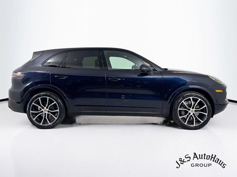 Used 2023 Porsche Cayenne Platinum Edition AWD/4WD image 8