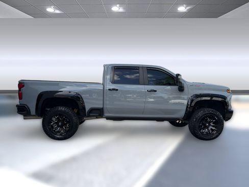 Used 2024 Chevrolet Silverado 2500 ZR2 w/ Technology Package AWD/4WD image 8