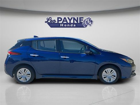 Used 2024 Nissan Leaf S image 9