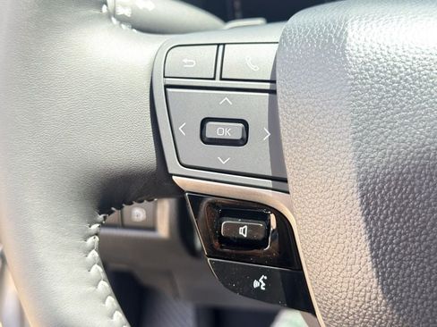 Used 2026 Toyota Camry SE FWD image 21