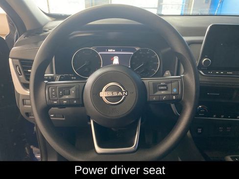 Used 2024 Nissan Rogue SV image 6