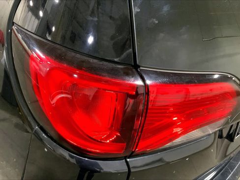 Used 2019 Chrysler Pacifica Touring Plus w/ Cold Weather Group image 28