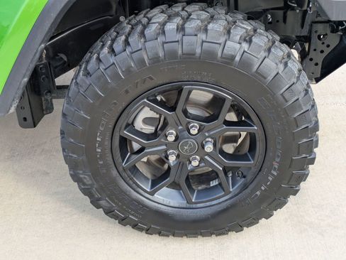 Used 2025 Jeep Gladiator Sport image 30