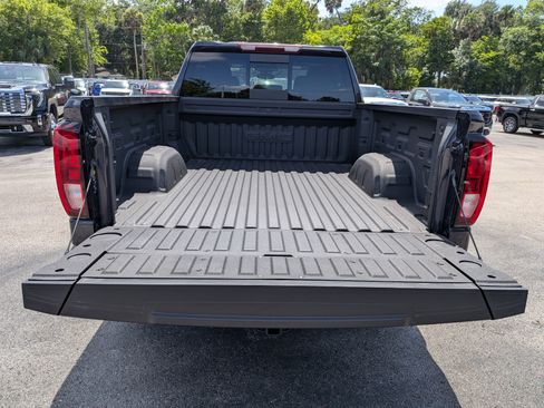 New 2026 GMC Sierra 1500 SLE w/ Preferred Package AWD/4WD image 17