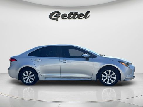 Used 2025 Toyota Corolla LE FWD image 3
