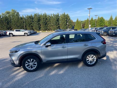 Used 2024 Honda CR-V LX image 2
