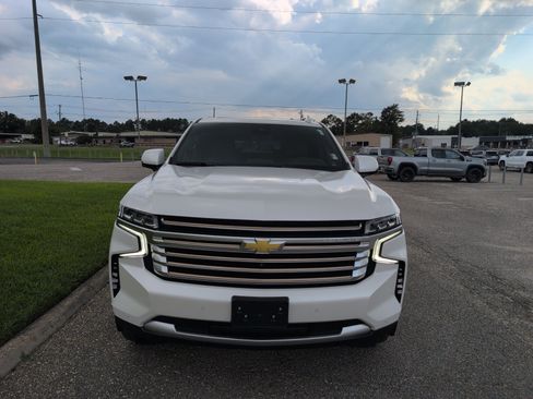 Used 2024 Chevrolet Suburban High Country w/ Max Trailering Package AWD/4WD image 1