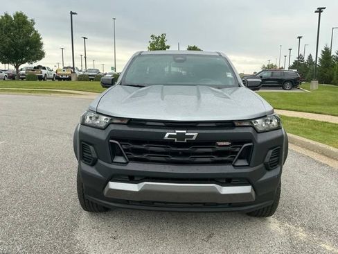 Used 2023 Chevrolet Colorado Trail Boss w/ Technology Package AWD/4WD image 9