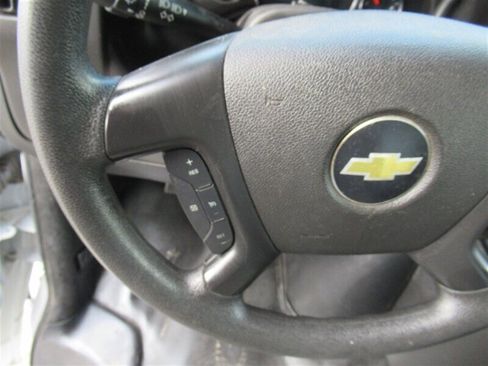 Used 2016 Chevrolet Express 3500 RWD image 21