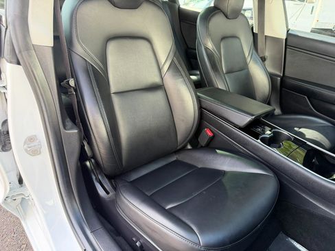 Used 2019 Tesla Model 3 Mid Range RWD image 39