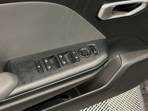 Used 2025 Kia K4 LXS image 15