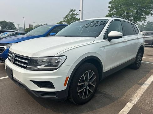 Used 2021 Volkswagen Tiguan SE w/ Panoramic Sunroof Package FWD image 1