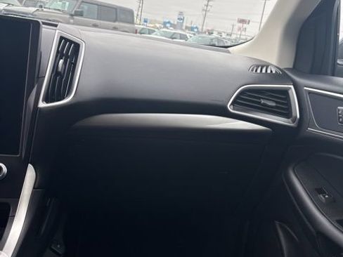 Used 2024 Ford Edge SEL AWD/4WD image 19