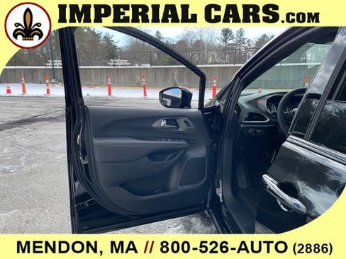 New 2026 Chrysler Pacifica Select image 27